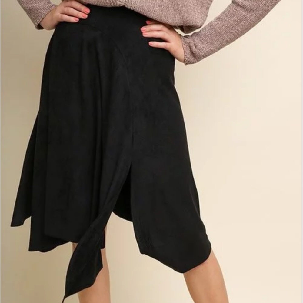 HP! 🥳 Umgee Faux Suede Swing Skirt